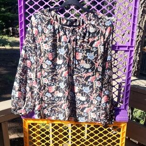 White House Black Market Boxy Black and White 3/4 Sleeve Blouse